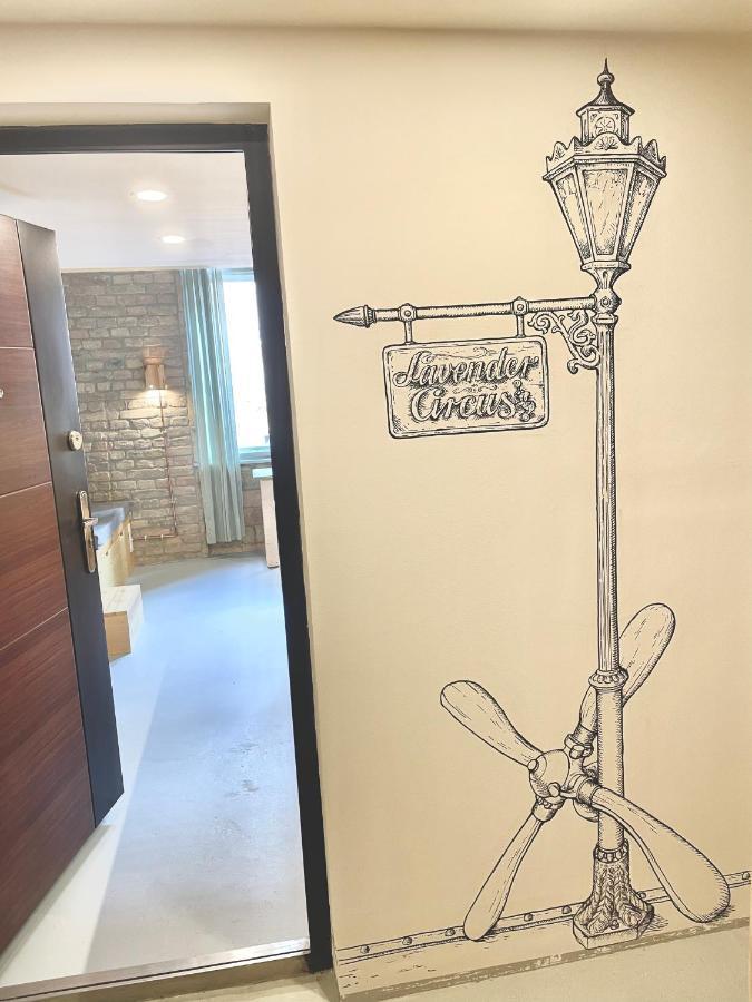 Lavender Circus Hand Drawn Apartments بودابست المظهر الخارجي الصورة