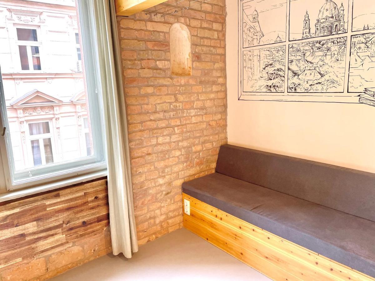 Lavender Circus Hand Drawn Apartments بودابست المظهر الخارجي الصورة