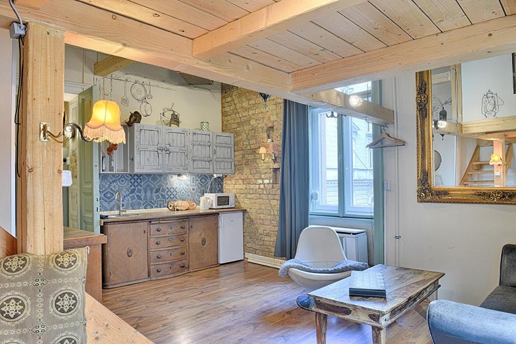 Lavender Circus Hand Drawn Apartments بودابست المظهر الخارجي الصورة