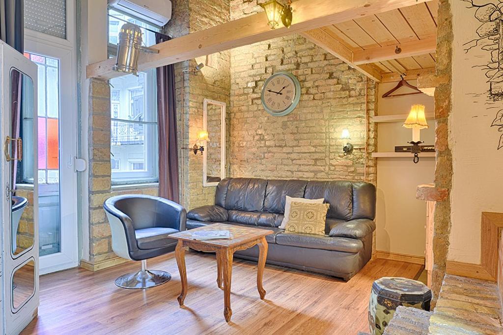 Lavender Circus Hand Drawn Apartments بودابست المظهر الخارجي الصورة